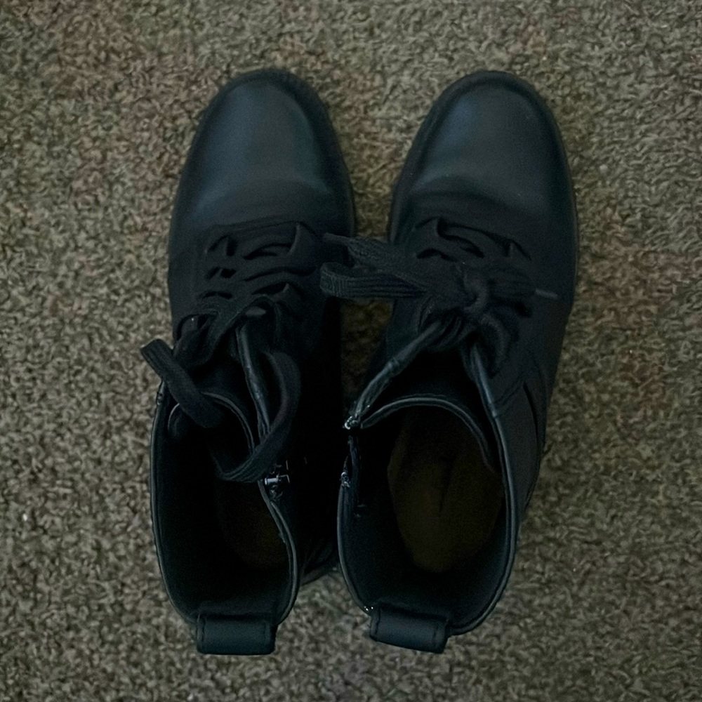 Clark’s Maye Step Black leather boots